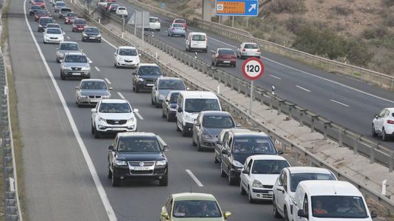 Comienzan las retenciones desde las playas hacia el interior