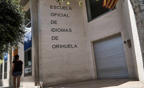 El Ayuntamiento inicia los trámites para ceder la Escuela de Idiomas a Educación