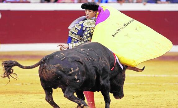 Manzanares se entrega, López Simón también