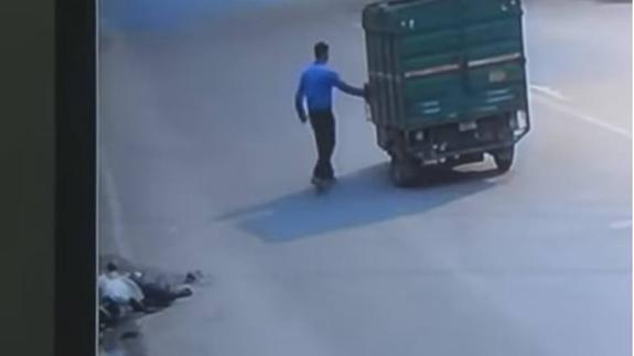 Un peatón muere en India tras ser atropellado e ignorado durante casi 30 minutos