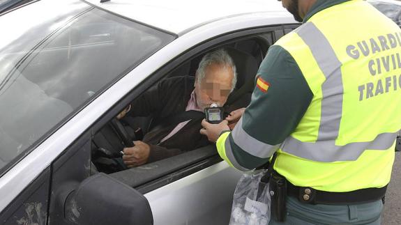 Un total de 68 conductores dan positivo en alcohol en las carreteras de la provincia