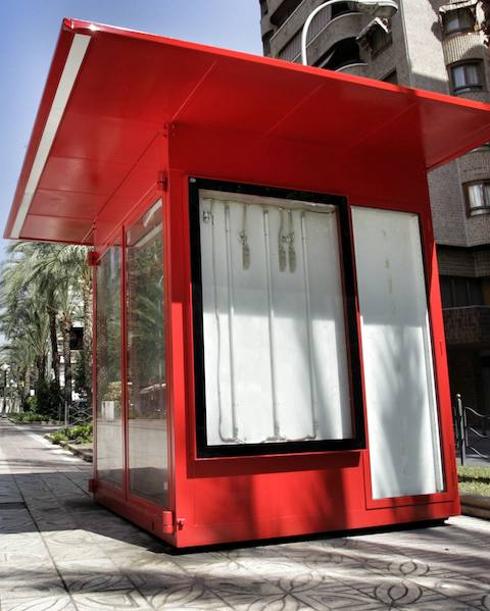 Juventud abre un nuevo punto de información en un quiosco del centro