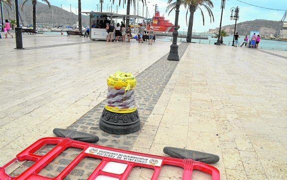 La farola del muelle... y de la discordia