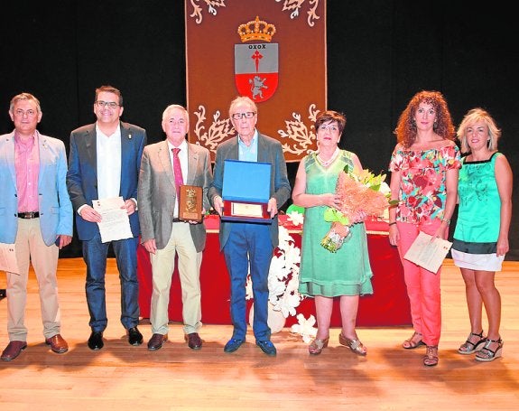 Los impulsores del Museo de Belenes reciben el 'Escudo de Oro' por su «labor altruista»