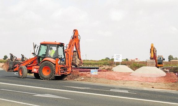 Cachá defiende la legalidad de la obra y la tubería del Albujón sigue adelante