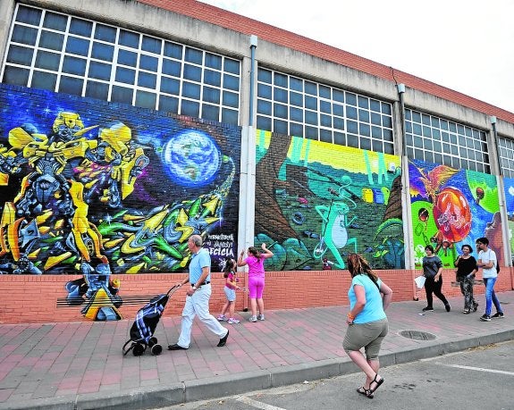 La Oficina del Grafiti adecentará fachadas en San Antolín y San Bartolomé