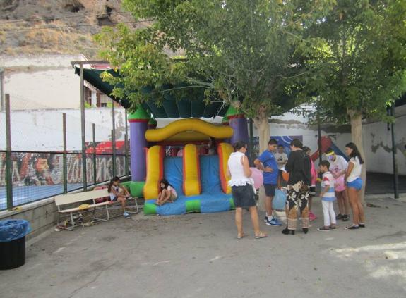 Cuatrocientos niños toman parte en las actividades de la escuela estival