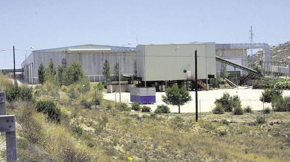 Hallan la cabeza de un hombre en la planta de residuos de Elche
