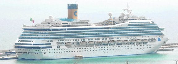 Una mascletá despedirá al primer crucero con base en el puerto