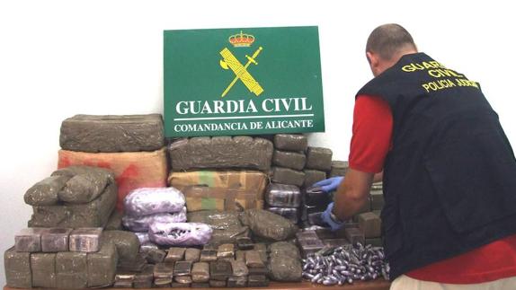 La Guardia Civil incauta 180 kilos de hachís en la Marina Baja