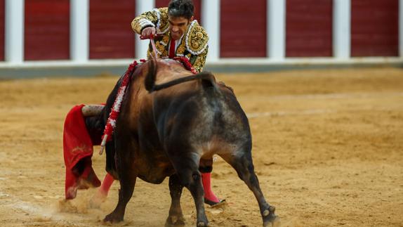 José Tomás cierra su temporada con una faena de entrega absoluta