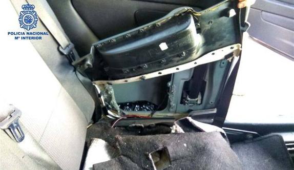 Cuatro arrestados en Elda con cerca de un kilo de cocaína en su coche