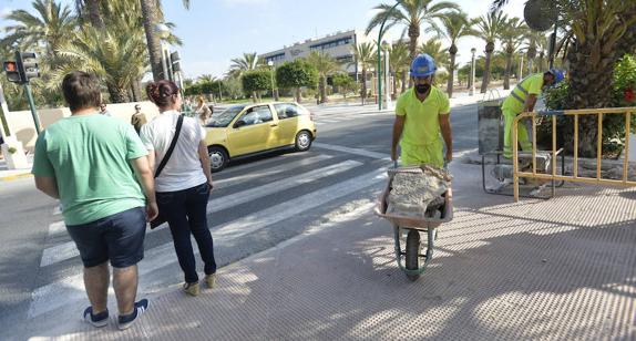 Cambio de semáforo junto al Conservatorio