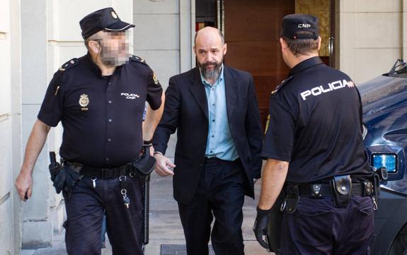 Un acusado de violar a la mujer a la que iba a dar empleo niega que se citara con la víctima