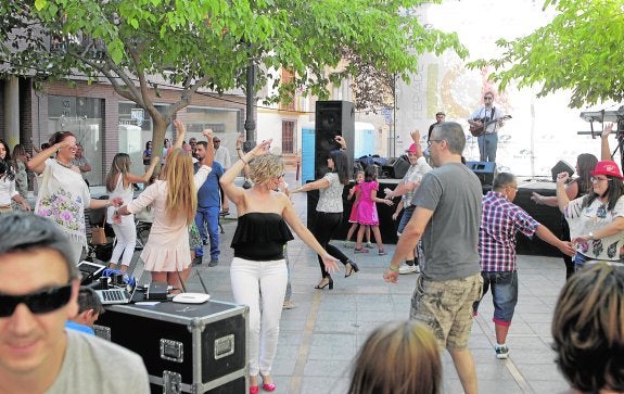 Una Feria de Mediodía plagada de actos consigue llenar el recinto histórico