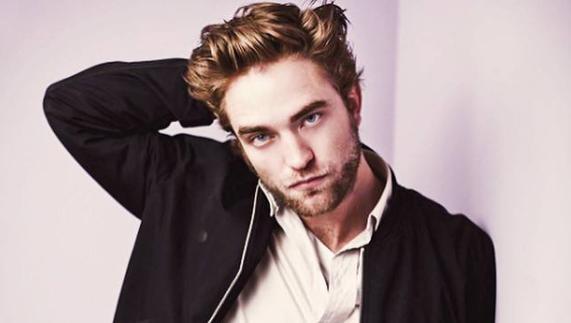 Robert Pattinson repara su corazón con Mia Wasikowska