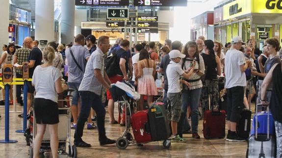 Las 'low cost' transportan a más de 3 millones de pasajeros hasta agosto