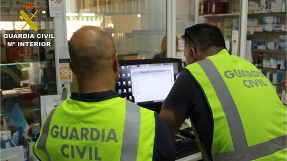 La Guardia Civil detiene a un farmacéutico por un delito de estafa al Sistema Nacional de Salud