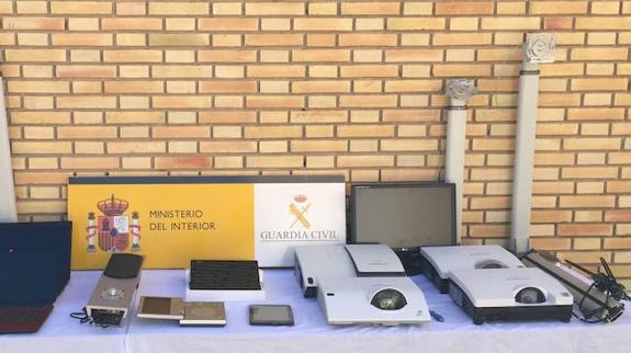 Detenido por robar material informático en un colegio de Castalla