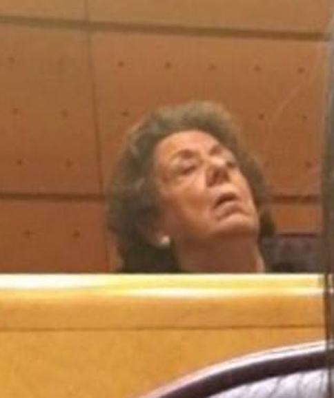 Rita Barberá se queda durmiendo en el Senado