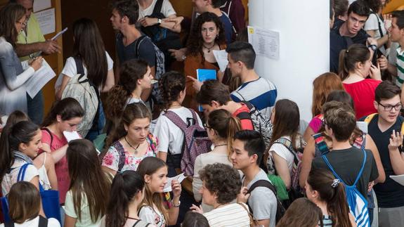 El TSJCV levanta la suspensión cautelar sobre las becas universitarias