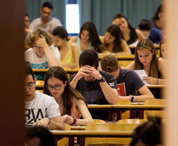 El TSJ desbloquea las becas de 3 millones del Consell que afectan a miles de universitarios