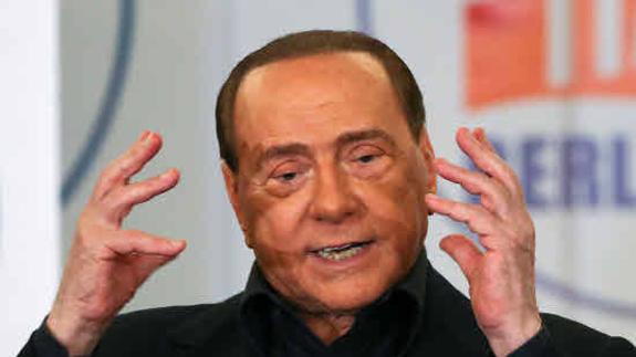 Berlusconi, en familia a los 80