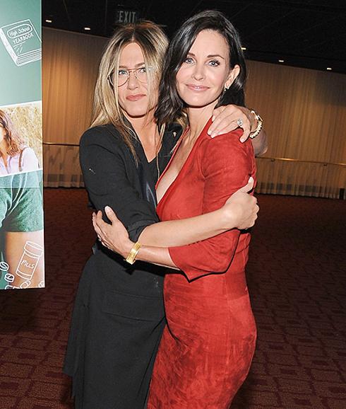 Courtney Cox sale a la defensa de Jennifer Aniston: «Lo de 'Brangelina' no tiene nada que ver con ella»