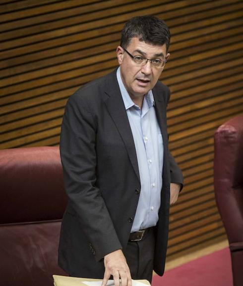 Morera sugiere la creación del grupo de senadores 'no adscritos'