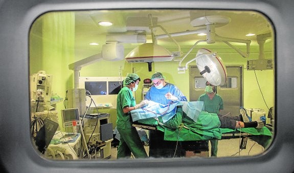 Sanidad abrirá dos nuevos servicios en el Rosell con 22 camas a partir de noviembre