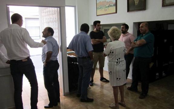 El secretario general del PSOE deja el cargo por la crisis nacional del partido