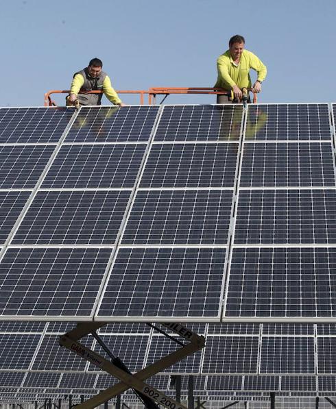 El Consell bonifica el 20% del IRPF del gasto en placas solares en casas