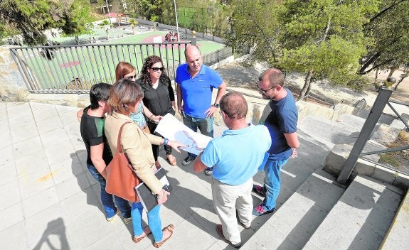 Una rampa ajardinada mejorará el acceso al colegio Baix Vinalopó