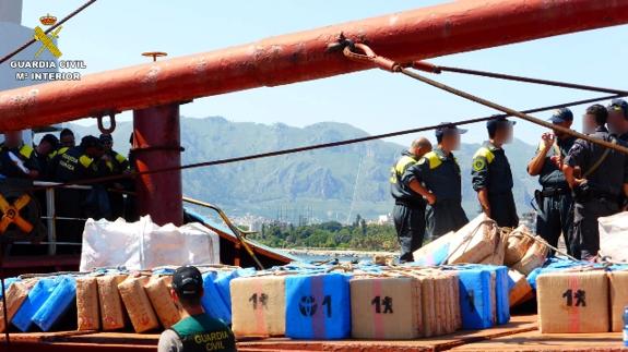 Cae una red que traficaba con hachís para nutrir de armas a los yihadistas