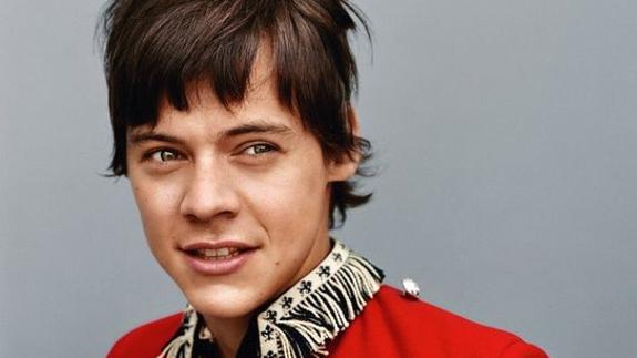 Harry Styles, de One Direction, más cerca de ser como Mick Jagger