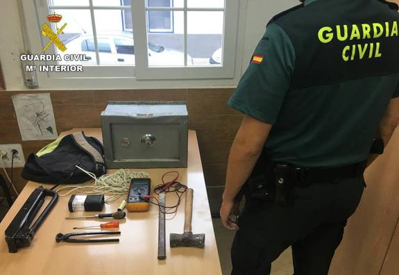 Detenidos cuando robaban la caja fuerte de una fábrica en Crevillent