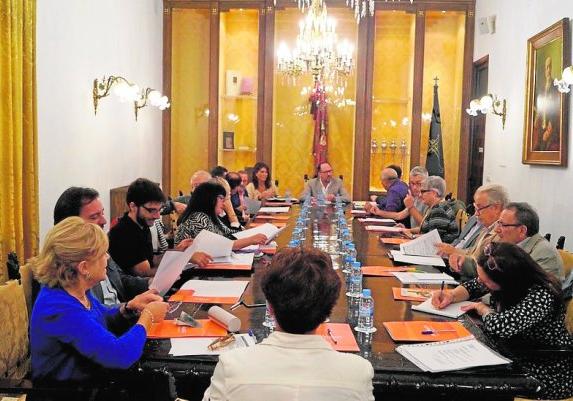 Seis grupos trabajarán en más de 200 propuestas para el 75 aniversario de la muerte de Miguel Hernández