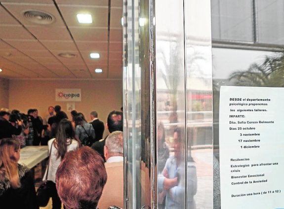 La Asociación de Parkinson estrena el local municipal para colectivos socio-sanitarios