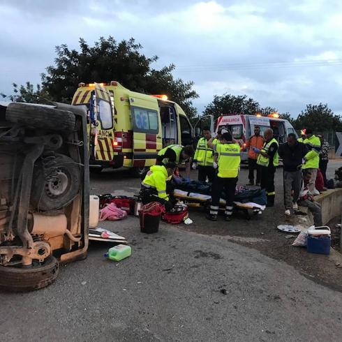 Diez heridos en un nuevo accidente con peones agrícolas en la Región
