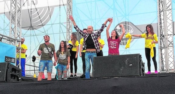 Multitudinaria fiesta de bienvenida en la UMH