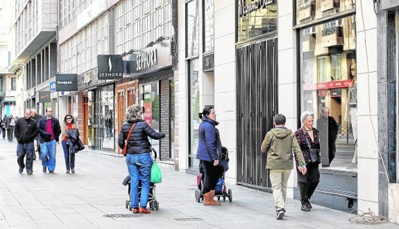 Los centros comerciales rechazan las condiciones para poder abrir en festivos