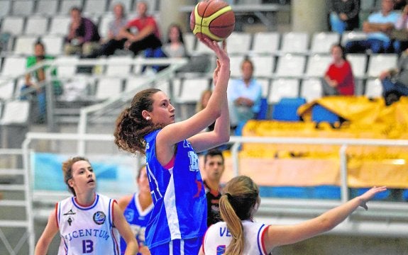 Akra Leuka gana el clásico con autoridad (66-55)