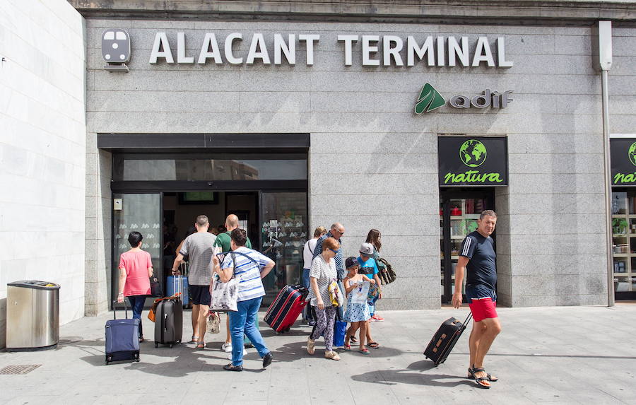 Renfe pone a la venta 6.000 plazas más para el puente de noviembre