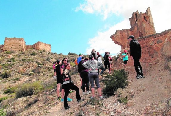 La Asociación Castillo de Orihuela reclama la integración de las ruinas en la trama urbana