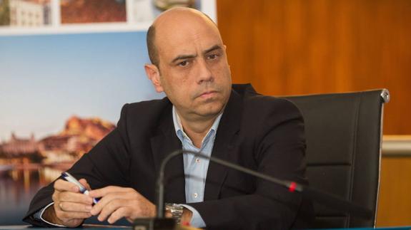 Echávarri se reunirá con vecinos de partidas rurales por el autobús escolar