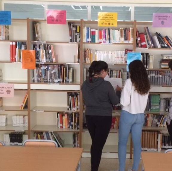 Un grupo de padres crea en la provincia el primer banco de libros en Bachillerato