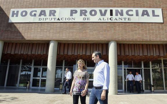 La Diputación pide a la Generalitat que asuma sus competencias en materia social