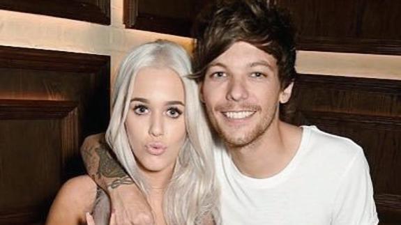 Louis Tomlinson, de One Direction, su novia y su hermana queman la noche