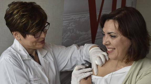 Los centros de salud empezarán el lunes a vacunar contra la gripe