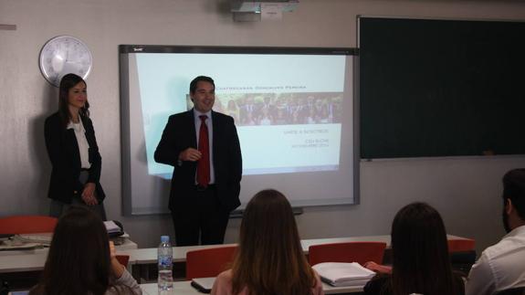 Talleres profesionales a estudiantes de Derecho del CEU